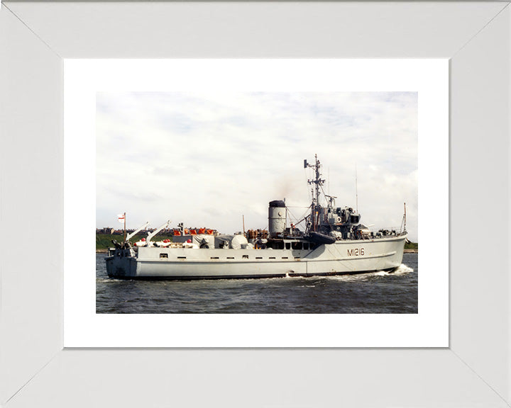 HMS Crofton M1216 Royal Navy Ton class minesweeper Photo Print or Framed Print - Hampshire Prints