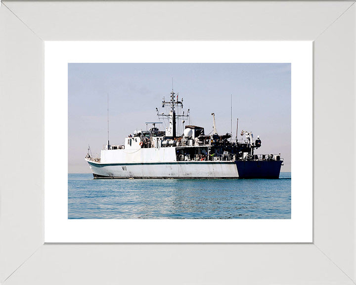 HMS Blyth M111 Royal Navy Sandown class minehunter Photo Print or Framed Print - Hampshire Prints