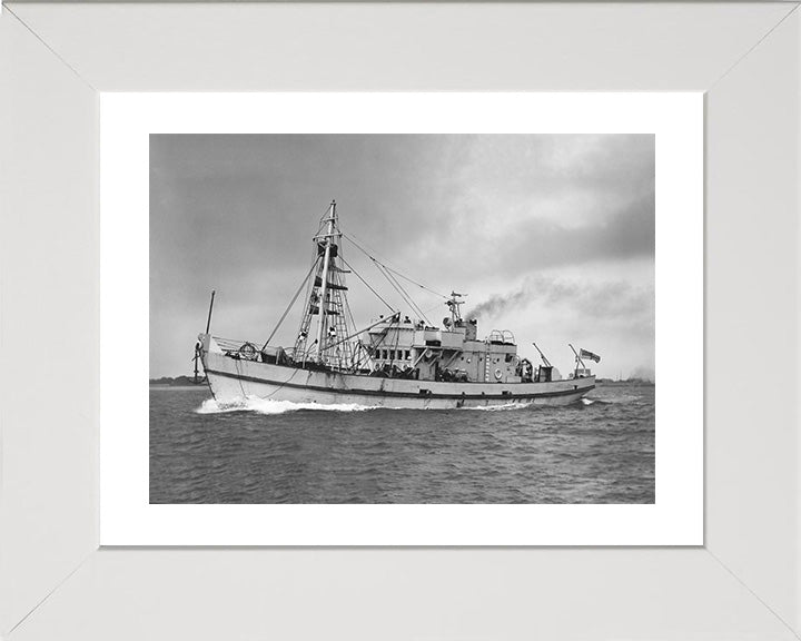 HMS MMS 1717 (J517) Royal Navy MMS Class Minesweeper Photo Print or Framed Print - Hampshire Prints