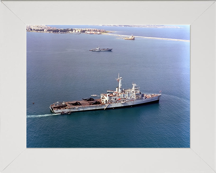 HMS Intrepid L11 | Photo Print | Framed Print | Fearless Class | Amphibious Ship | Royal Navy - Hampshire Prints