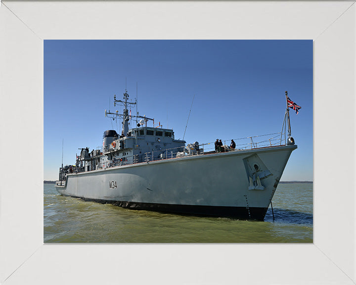 HMS Middleton M34 Royal Navy Hunt class mine countermeasures vessel Photo Print or Framed Print - Hampshire Prints