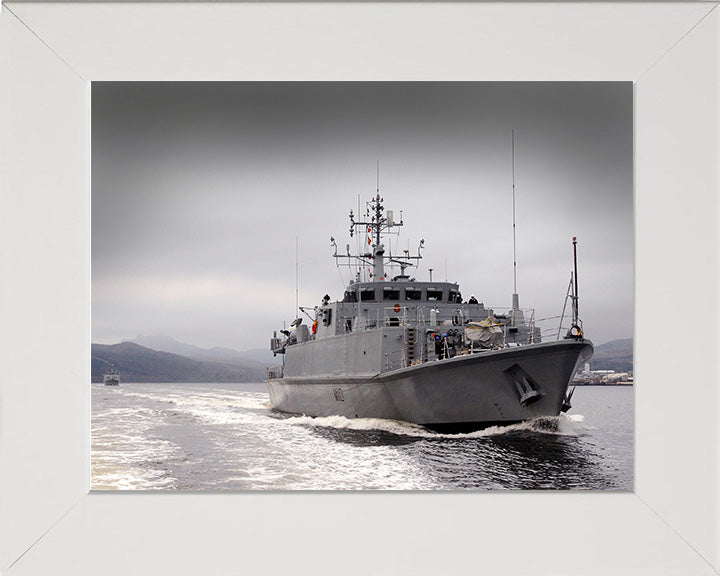 HMS Ramsey M110 Royal Navy Sandown class minehunter Photo Print or Framed Print - Hampshire Prints