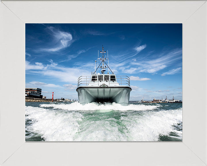 HMS Magpie H130 | Photo Print | Framed Print | Coastal Survey Vessel | Royal Navy - Hampshire Prints