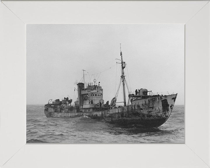 HMS Northern Pride FY105 Royal Navy Fish class anti submarine warfare trawler Photo Print or Framed Print - Hampshire Prints