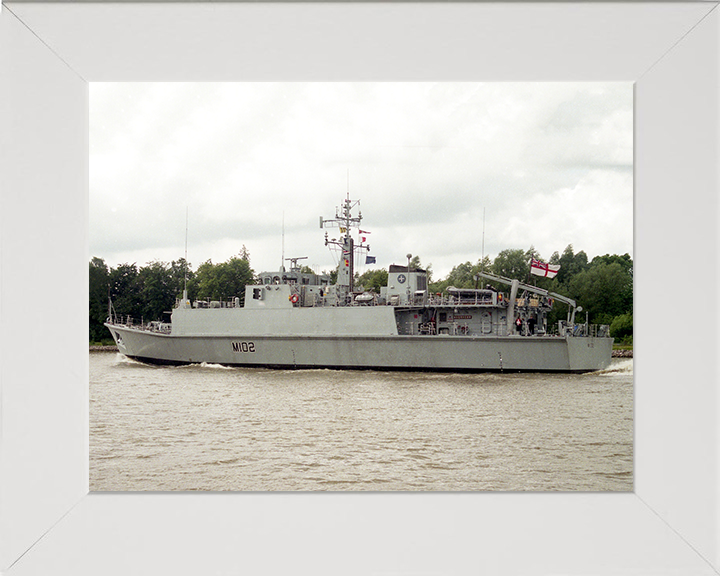 HMS Inverness M102 Royal Navy Sandown class minehunter Photo Print or Framed Print - Hampshire Prints