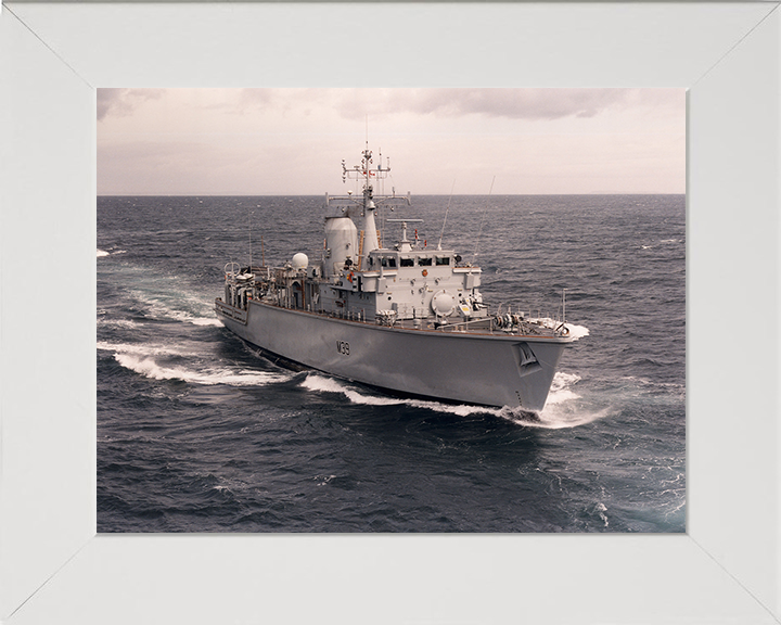 HMS Hurworth M39 Royal Navy Hunt class mine countermeasures vessel Photo Print or Framed Print - Hampshire Prints