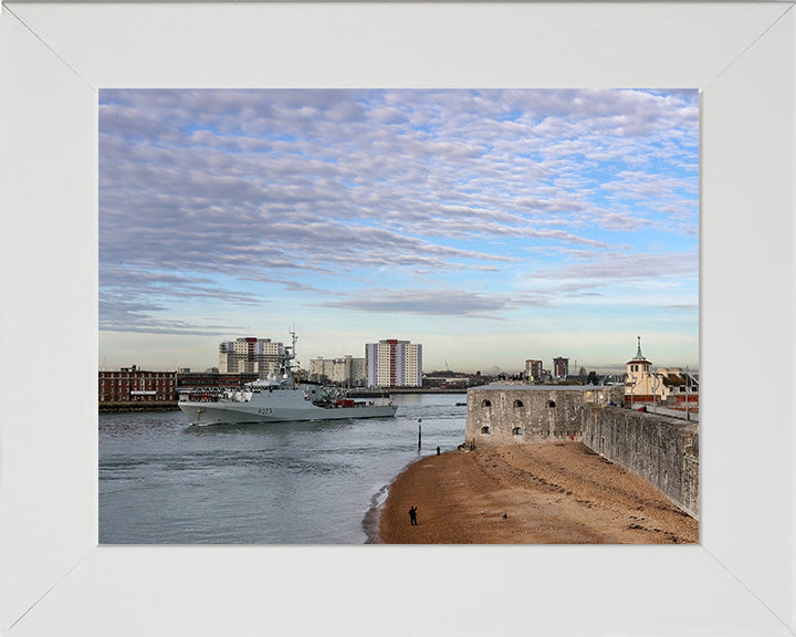 HMS Medway P223 | Photo Print | Framed Print | River Class | Patrol Vessel | Royal Navy - Hampshire Prints