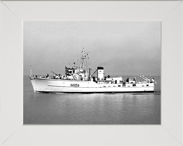 HMS Kellington M1154 Royal Navy Ton Class Minesweeper Photo Print or Framed Print - Hampshire Prints