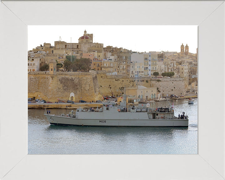 HMS Grimsby M108 | Photo Print | Framed Print | Sandown Class | Minehunter | Royal Navy - Hampshire Prints