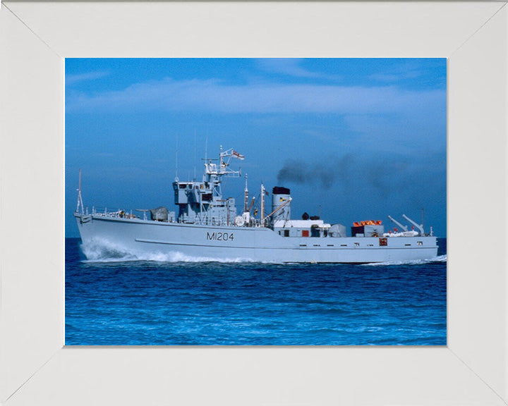 HMS Stubbington M1204 Royal Navy Ton class minesweeper Photo Print or Framed Print - Hampshire Prints