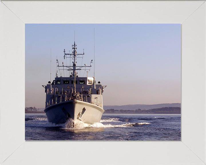 HMS Shoreham M112 Royal Navy Sandown class minehunter Photo Print or Framed Print - Hampshire Prints