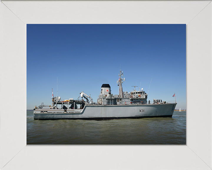 HMS Middleton M34 Royal Navy Hunt class mine countermeasures vessel Photo Print or Framed Print - Hampshire Prints