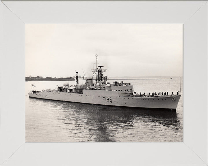 HMS Roebuck F195 (H95) | Photo Print | Framed Print | R Class | Destroyer | Royal Navy - Hampshire Prints