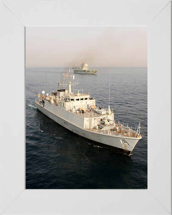 HMS Grimsby M108 Royal Navy Sandown class minehunter Photo Print or Framed Print - Hampshire Prints