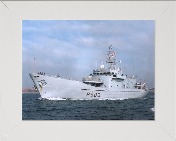 HMS Lindisfarne P300 | Photo Print | Framed Print | Island Class | Patrol Vessel | Royal Navy - Hampshire Prints