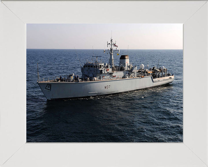 HMS Chiddingfold M37 Royal Navy Hunt class minehunter Photo Print or Framed Print - Hampshire Prints