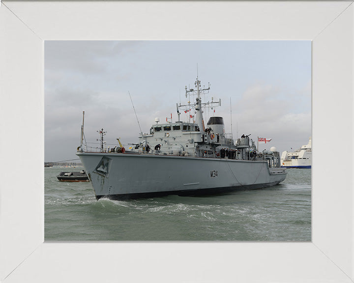 HMS Middleton M34 | Photo Print | Framed Print | Hunt Class | Mine Warfare Vessel | Royal Navy - Hampshire Prints