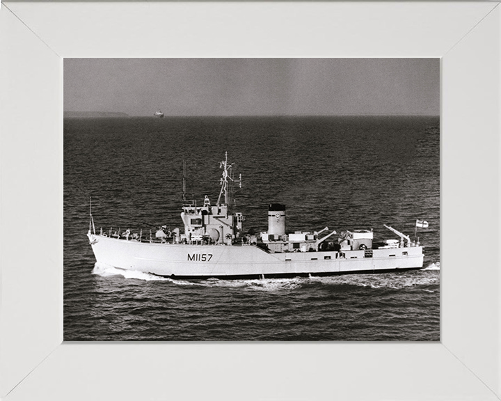 HMS Kirkliston M1157 | Photo Print | Framed Print | Ton Class | Minesweeper | Royal Navy