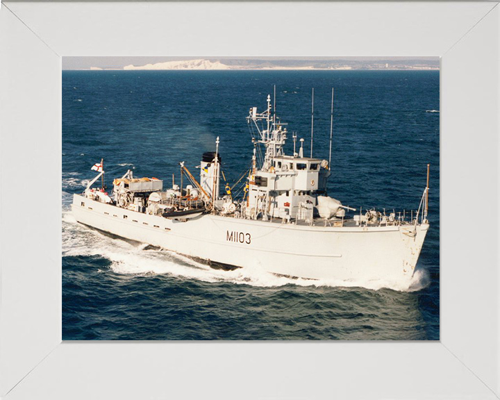 HMS Alfriston M1103 | Photo Print | Framed Print | Ton Class | Minesweeper | Royal Navy