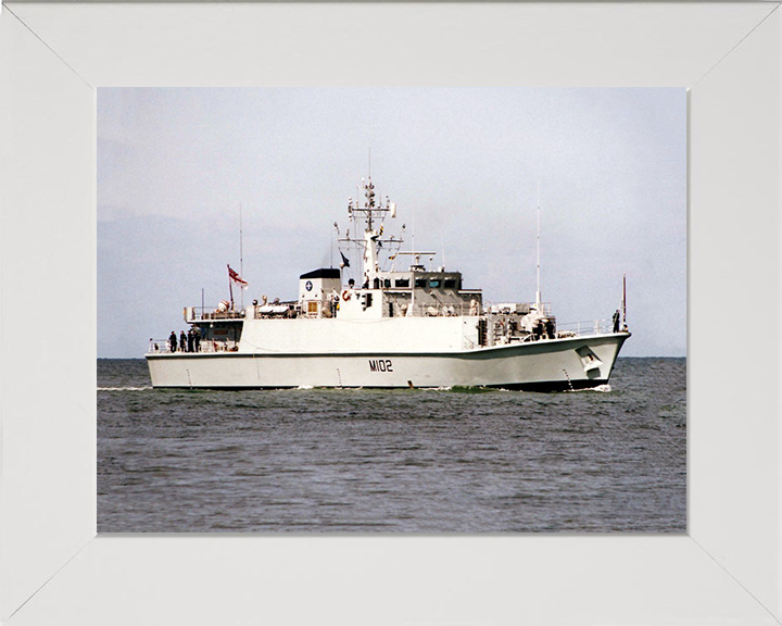 HMS Inverness M102 Royal Navy Sandown class minehunter Photo Print or Framed Print - Hampshire Prints