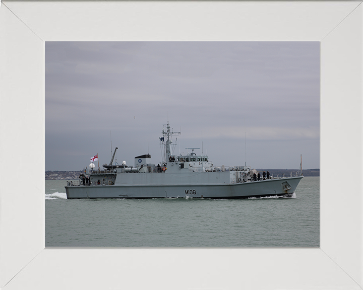 HMS Grimsby M108 Royal Navy Sandown class minehunter Photo Print or Framed Print - Hampshire Prints