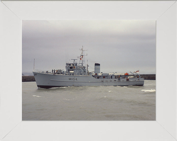 HMS Kellington M1154 | Photo Print | Framed Print | Ton Class | Minesweeper | Royal Navy