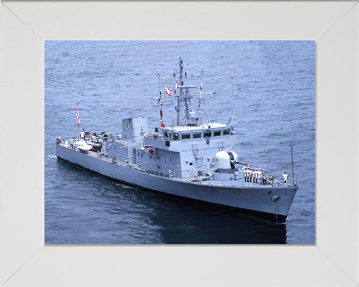 HMS Plover P240 Royal Navy Peacock class patrol vessel Photo Print or Framed Print - Hampshire Prints