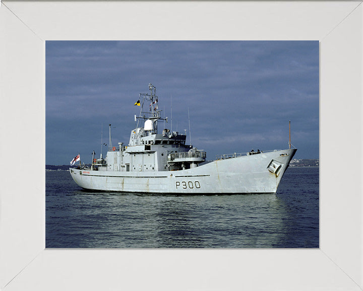 HMS Lindisfarne P300 Royal Navy Island class Patrol Vessel Photo Print or Framed Photo Print - Hampshire Prints