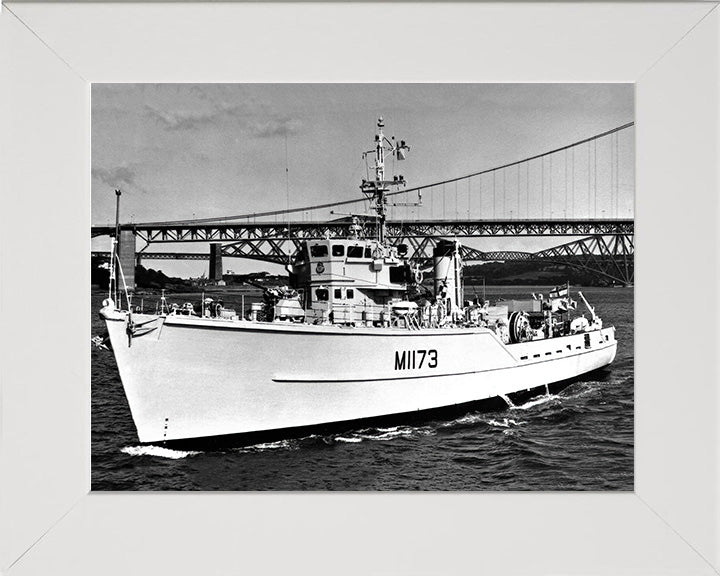 HMS Pollington M1173 | Photo Print | Framed Print | Ton Class | Minesweeper | Royal Navy - Hampshire Prints