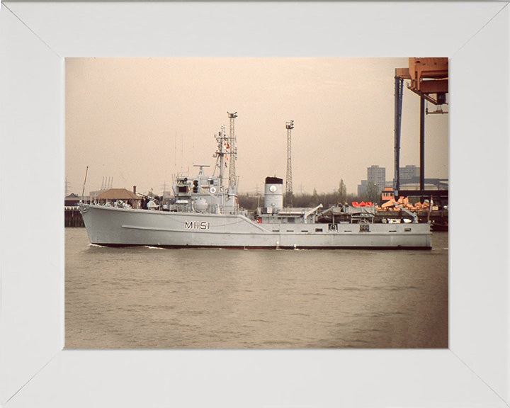 HMS Iveston M1151 Royal Navy Ton Class Minesweeper Photo Print or Framed Print - Hampshire Prints