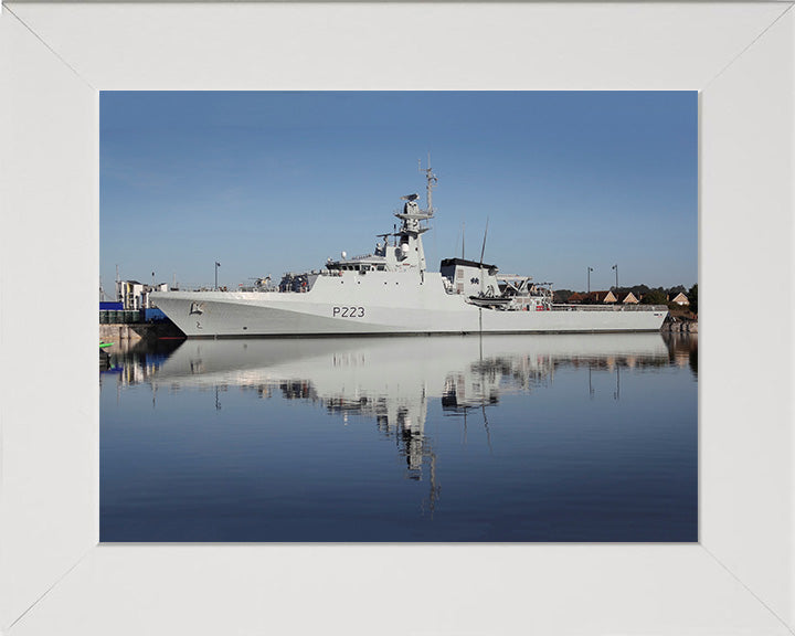 HMS Medway P223 | Photo Print | Framed Print | River Class | Patrol Vessel | Royal Navy - Hampshire Prints