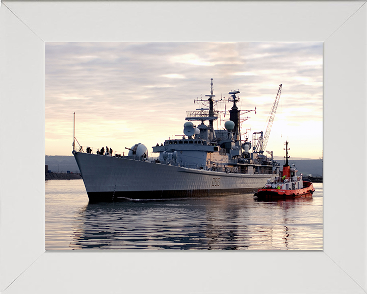 HMS Gloucester D96 Royal Navy Type 42 destroyer Photo Print or Framed Print - Hampshire Prints