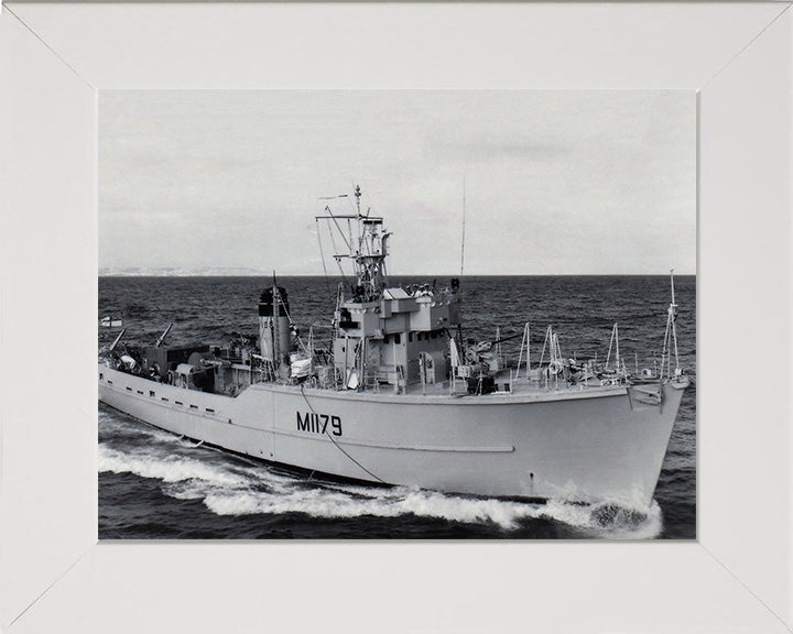 HMS Sefton M1178 | Photo Print | Framed Print | Ton Class | Minesweeper | Royal Navy - Hampshire Prints