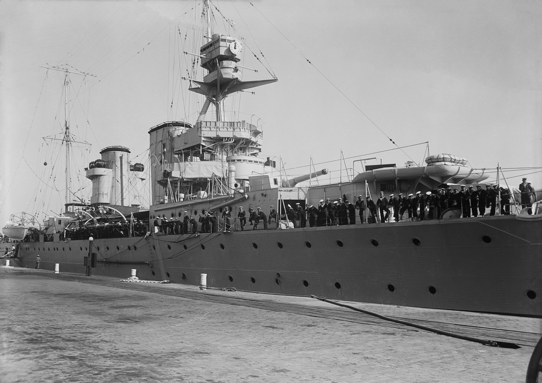 HMS Raleigh 96 (1919) Royal Navy Hawkins class heavy cruiser Photo Print or Framed Print - Hampshire Prints