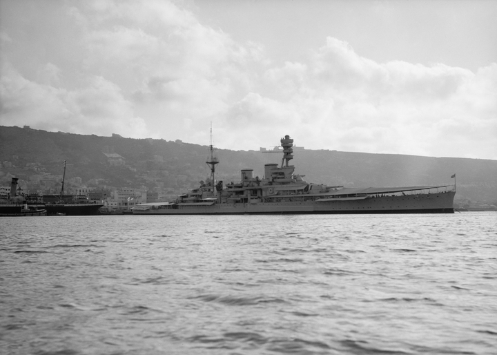 HMS Repulse (1916) Royal Navy Renown class battlecruiser Photo Print or Framed Print - Hampshire Prints