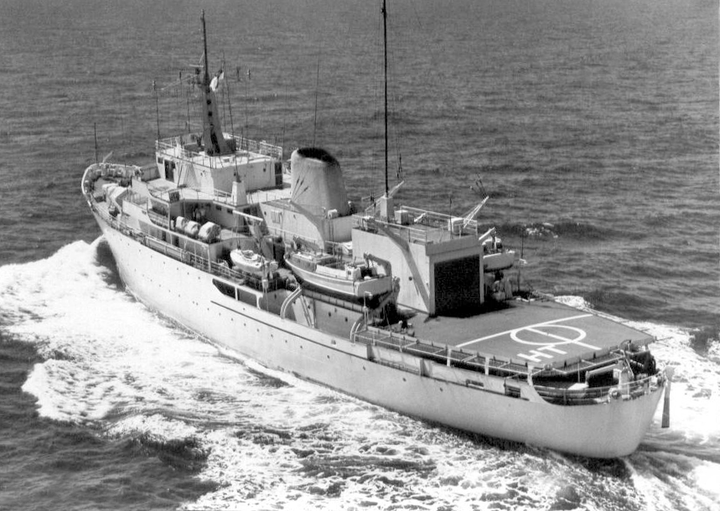 HMS Hecate A137 Royal Navy Hecla class survey vessel Photo Print or Framed Print - Hampshire Prints