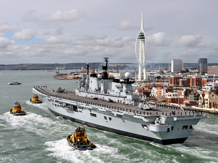 HMS Illustrious R06 | Photo Print | Framed Print | Invincible Class | Aircraft Carrier | Royal Navy