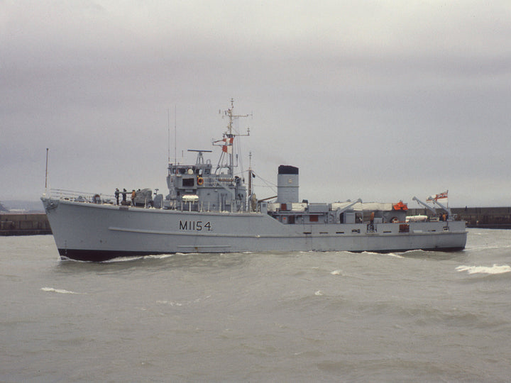 HMS Kellington M1154 | Photo Print | Framed Print | Ton Class | Minesweeper | Royal Navy