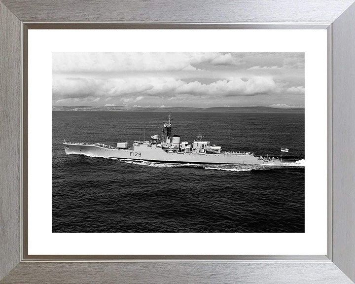 HMS Rhyl F129 | Photo Print | Framed Print | Poster | Rothesay Class | Frigate | Royal Navy - Hampshire Prints