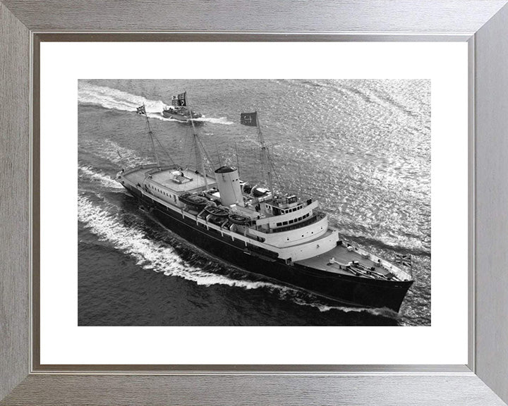 HMY Britannia Royal Yacht Photo Print or Framed Print - Hampshire Prints