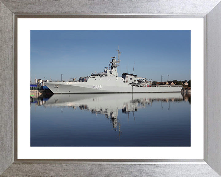 HMS Medway P223 | Photo Print | Framed Print | River Class | Patrol Vessel | Royal Navy - Hampshire Prints