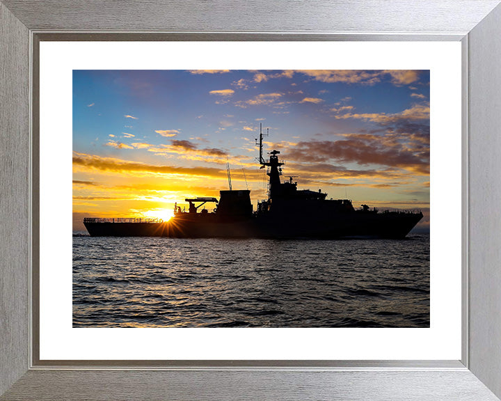 HMS Tamar P233 | Photo Print | Framed Print | River Class | Patrol Vessel | Royal Navy - Hampshire Prints