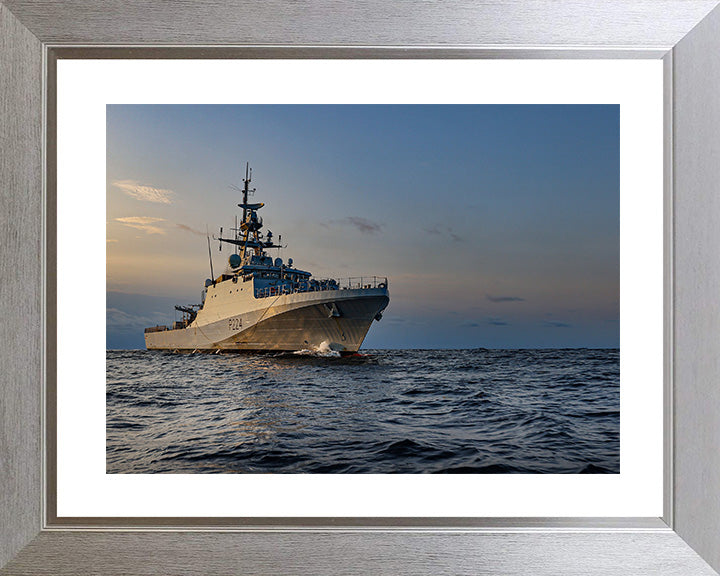 HMS Trent P224 Royal Navy River class offshore patrol vessel Photo Print or Framed Print - Hampshire Prints