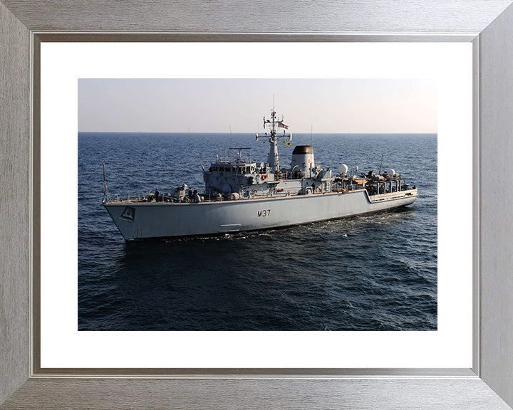 HMS Chiddingfold M37 Royal Navy Hunt class minehunter Photo Print or Framed Print - Hampshire Prints