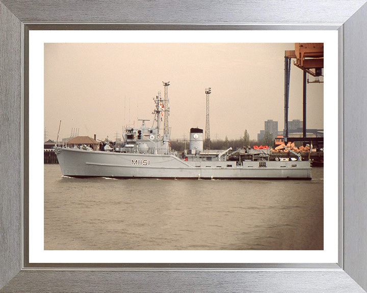 HMS Iveston M1151 Royal Navy Ton Class Minesweeper Photo Print or Framed Print - Hampshire Prints