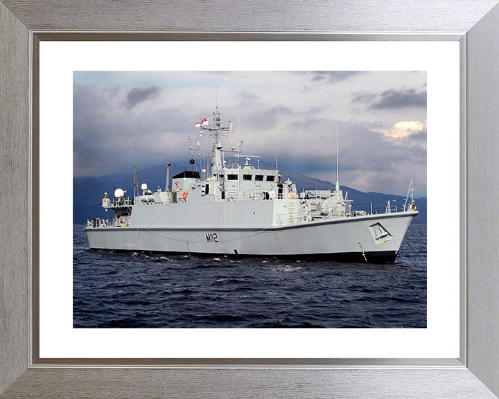 HMS Shoreham M112 Royal Navy Sandown class minehunter Photo Print or Framed Print - Hampshire Prints