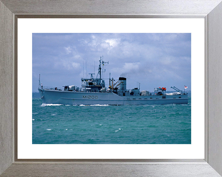 HMS Soberton M1200 Royal Navy Ton Class Minesweeper Photo Print or Framed Print - Hampshire Prints