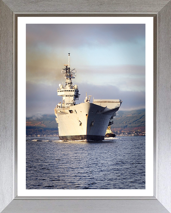 HMS Illustrious R06 | Photo Print | Framed Print | Invincible Class | Aircraft Carrier | Royal Navy - Hampshire Prints