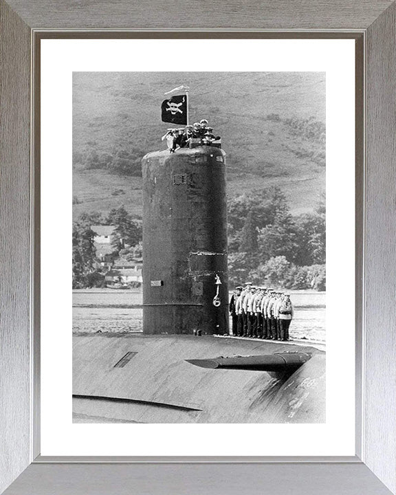 HMS Conqueror S48 Royal Navy Churchill class Submarine Photo Print or Framed Print - Hampshire Prints