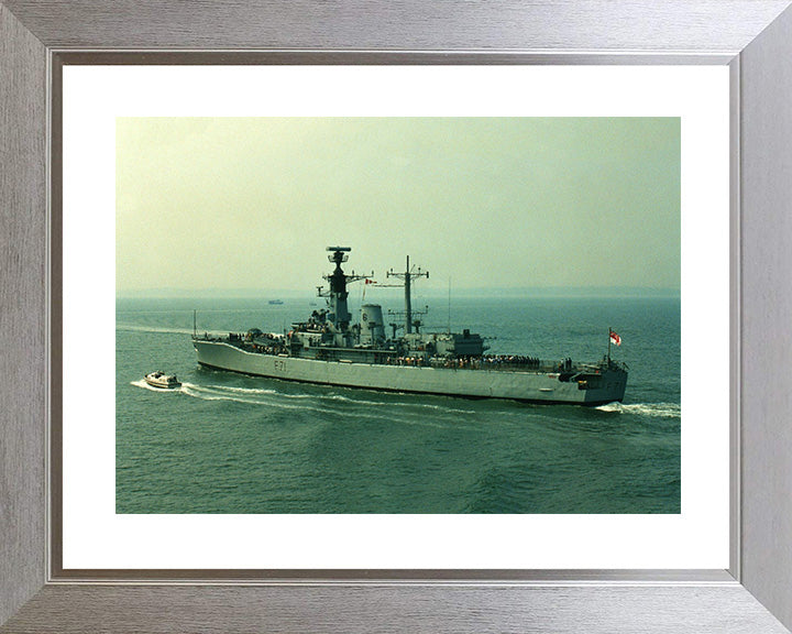 HMS Scylla F71 Royal Navy Leander class frigate Photo Print or Framed Print - Hampshire Prints